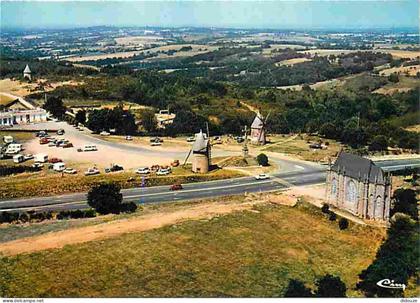 Carte Postale - 85 - Les Herbiers - Les Mont des Alouettes aux environs des Herbiers - La Chapelle en granit - Moulins -