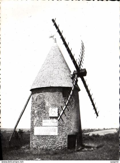 CPA Mont des alouettes Les Herbiers Memorial Jean Yole Moulin