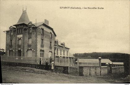 CPA Livarot Les Nouvelles Ecoles