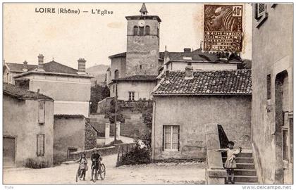 LOIRE-SUR-RHONE L'EGLISE FILLETTE AVEC SA POUPEE
