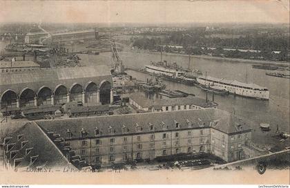 [-5%] FRANCE - Lorient - Port Maritime - Paquebots - transport - grues - marchandises - animé - ed LL - Carte Postale An