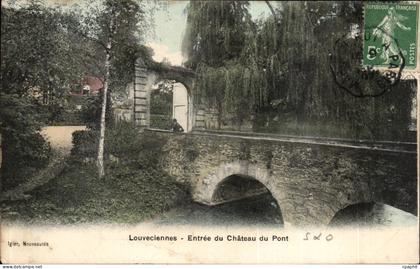 CPA Louveciennes Entree du Chateau du Pont