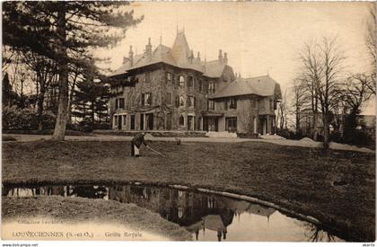 CPA Louveciennes Grille Royale FRANCE (1378745)