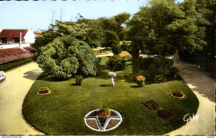 Luc sur Mer CPA Le jardin public