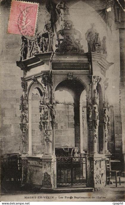 CPA Magny En Vexin Les Fonds Baptismaux De l'Eglise