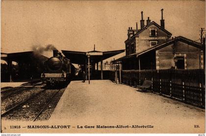 CPA Maison Alfort - La Gare Maisons Alfort (275513)