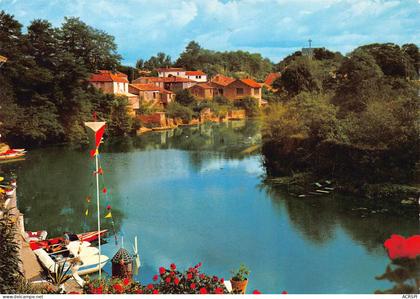 85 Mareuil-sur-Lay-Dissais le départ des pédalos sur la lay (scan R/V) n° 32 \ PSS2311