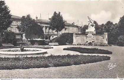 CPSM Marmande Monument aux Morts