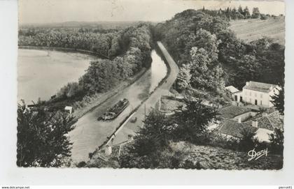 MEILHAN SUR GARONNE - La Garonne - Le Canal - Le Chaland qui passe