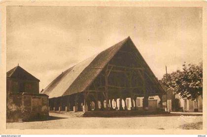 91 - Méréville - Les Halles - CPA - Voir Scans Recto-Verso
