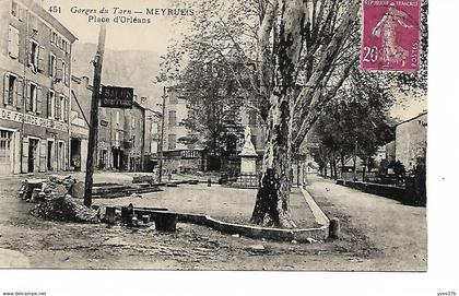MEYRUEIS Place d'Orléans