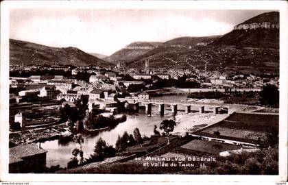 CPA Millau Vue generale et vallee du Tarn