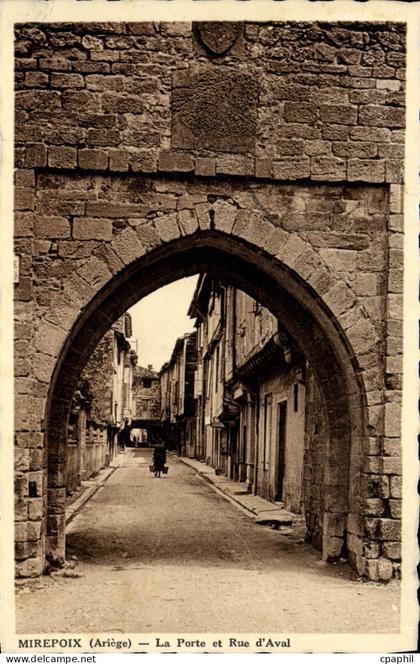 CPA Mirepoix Ariege La Porte et Rue d'Aval