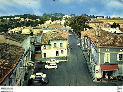 Montastruc la Conseillère - la place de l'hôtel de ville