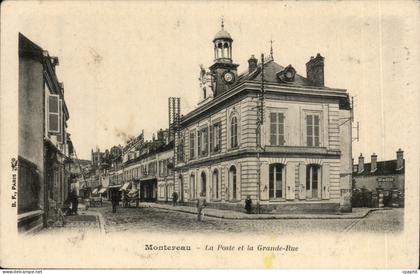 CPA Montereau La poste et la grande rue
