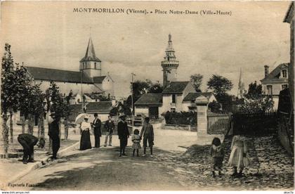 CPA MONTMORILLON Place N-D. (613177)