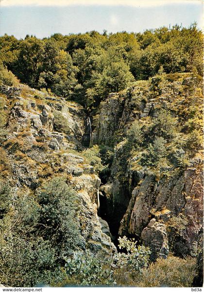 81 - MONTREDON LABESSONNIE CASCADE D'ARIFAT