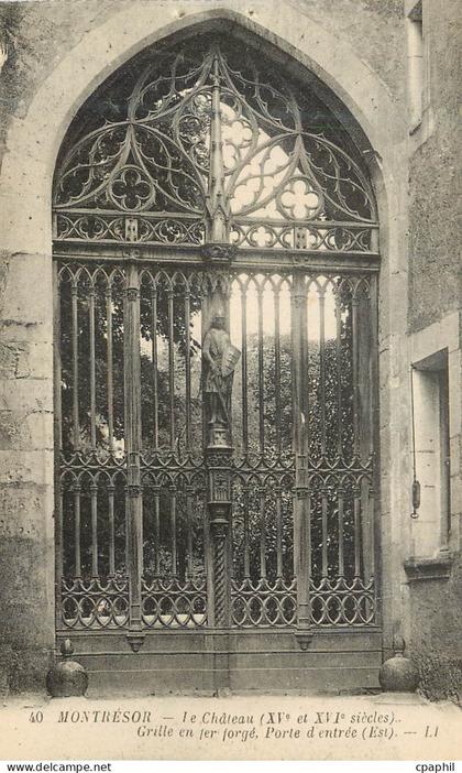 CPA Montresor Le Chateau (XVe et XVIe Siecles) Grille en Fer Forge Porte d'Entree (Est)