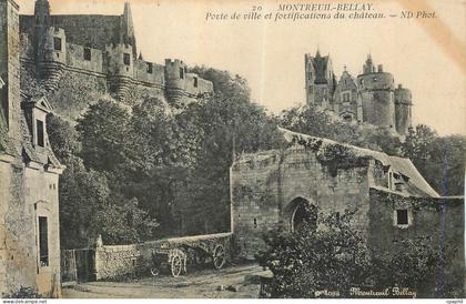 CPA Montreuil Bellay Porte de Ville et Fortifications du Chateau