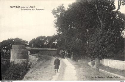 CPA Montreuil Sur Mer Promenade Des Remparts