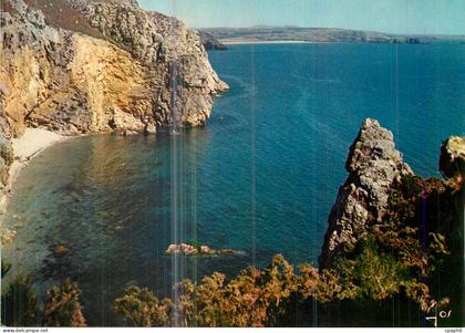 CPM Falaises de Morgat et de l'Aber La Bretagne en Couleurs