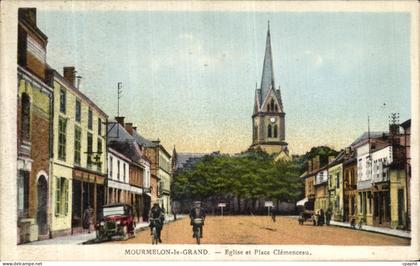 CPA Mourmelon Le Grand Eglise et Place Clemenceau Militaria