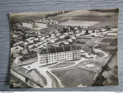 Cpa Neufchatel en Bray (76) vue aérienne de l'hôpital et des nouveaux immeubles