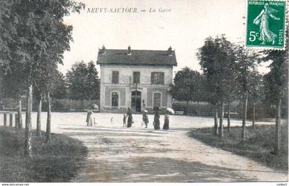 NEUVY SAUTOUR  LA GARE