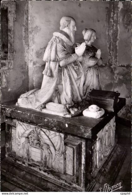 CPSM Nogent le Rotrou Le tombeau de Sully (1642)