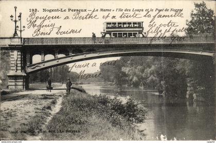 Nogent sur Marne CPA La Marne L'ile aux loups et le pont de Nogent