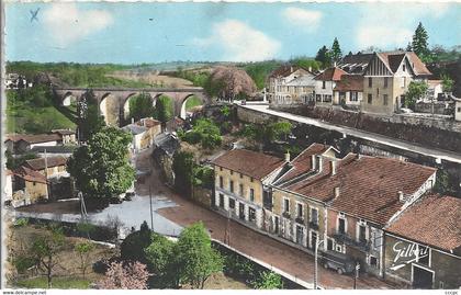 CPSM Nontron Quartier de la Gare et Viaduc