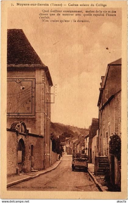 CPA Noyers-sur-Serein Cadran solaire du College FRANCE (1451670)