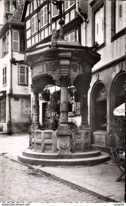 Obernai - Puits datant de 1579 - CPA