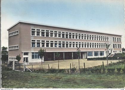 CPM Oradour-sur-Vayres Le groupe Scolaire