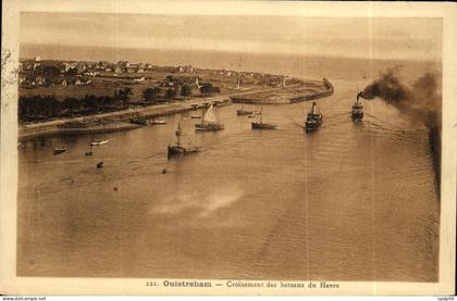 CPA Ouistreham Croisement des Bateaux du Havre