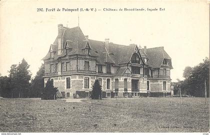 CPA Forêt de Paimpont - Chateau de Brocéliande Façade Est