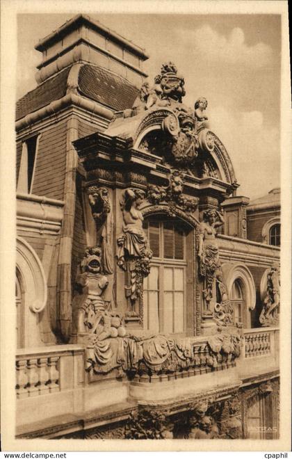 CPA Ecole Massillon bis Quai des Celestins Paris lV Le Balcon