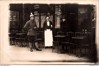 (02/06/25) 75-CPA PARIS - 11ème ARRONDISSEMENT - CARTE PHOTO - 12 AVENUE DE LA REPUBLIQUE - BRASSERIE LEON FOLLIOT