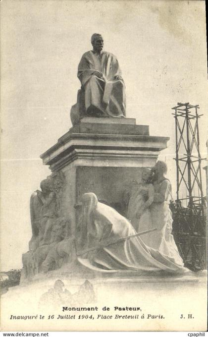 CPA Paris Monument de Pasteur Inaugure le 16 juillet 1904 Place Breteuil a Paris