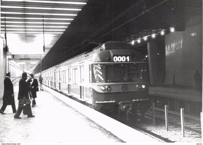 Carte postale ancienne de RER -  La DEFENSE