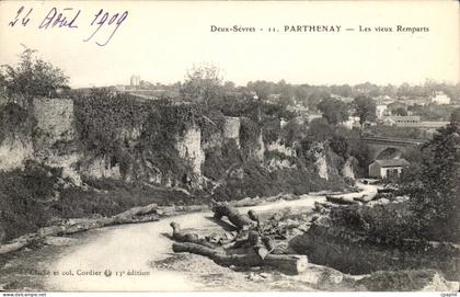 Parthenay CPA Les vieux remparts
