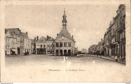 CPA Peronne La grand place