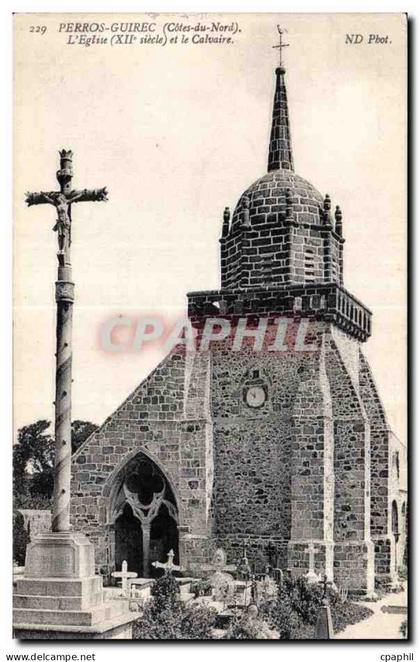 CPA Perros Guirec Cotes du Nord L Eglise XII siecle et le Calvaire