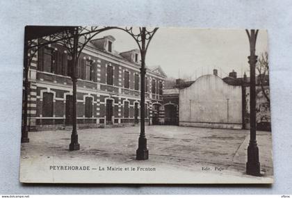 Peyrehorade, la mairie et le fronton, Landes 40