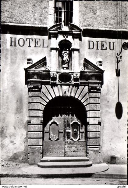 CPSM Pezenas La Porte De I'Hotel Dieu