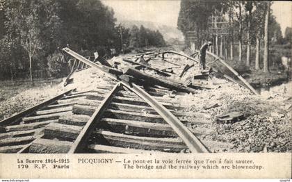 CPA Picquigny Le Pont et la Voie Ferree Militaria