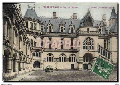 CPA Pierrefonds Cour du Chateau