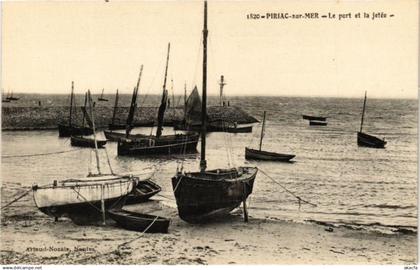 CPA PIRIAC-sur-MER - Le Port et la Jetée (242843)