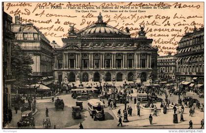 PARIS - Place de l'Opéra - Les Stations du Métro et le Théâtre de l'Opéra