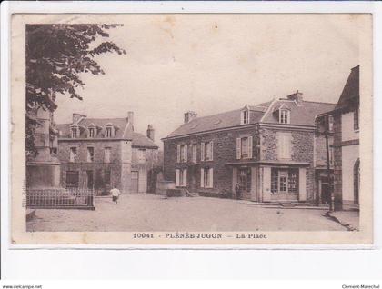 PLENEE-JUGON: la place - état